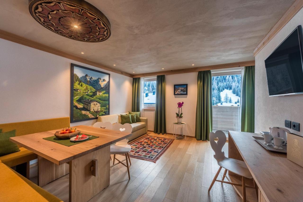 Posta Zirm Hotel Corvara In Badia Eksteriør bilde