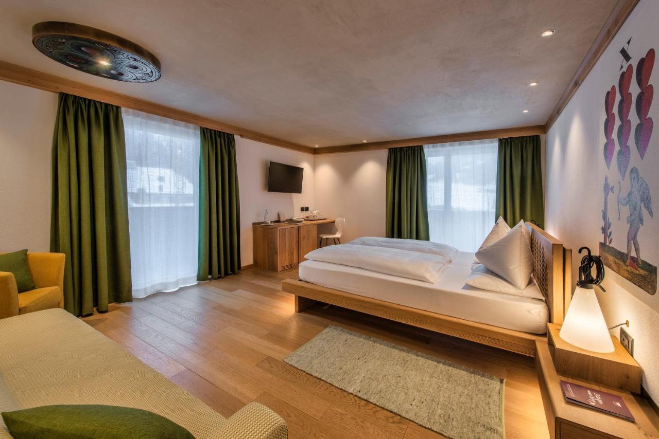 Posta Zirm Hotel Corvara In Badia Eksteriør bilde