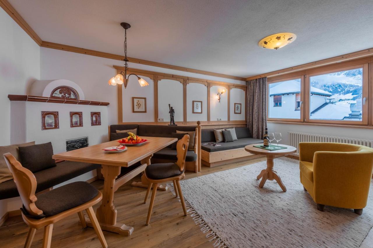 Posta Zirm Hotel Corvara In Badia Eksteriør bilde
