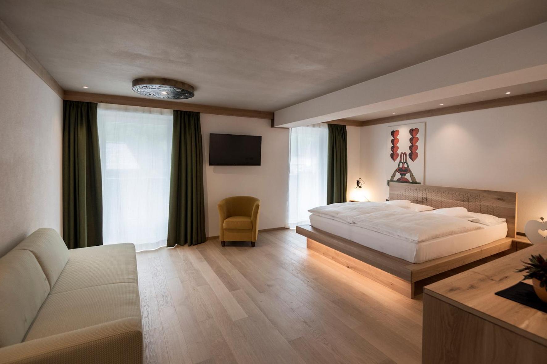 Posta Zirm Hotel Corvara In Badia Eksteriør bilde